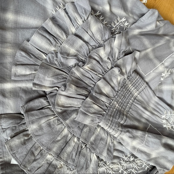 🆕 Dylan Callie Ruffles Blouse - Picture 10 of 12